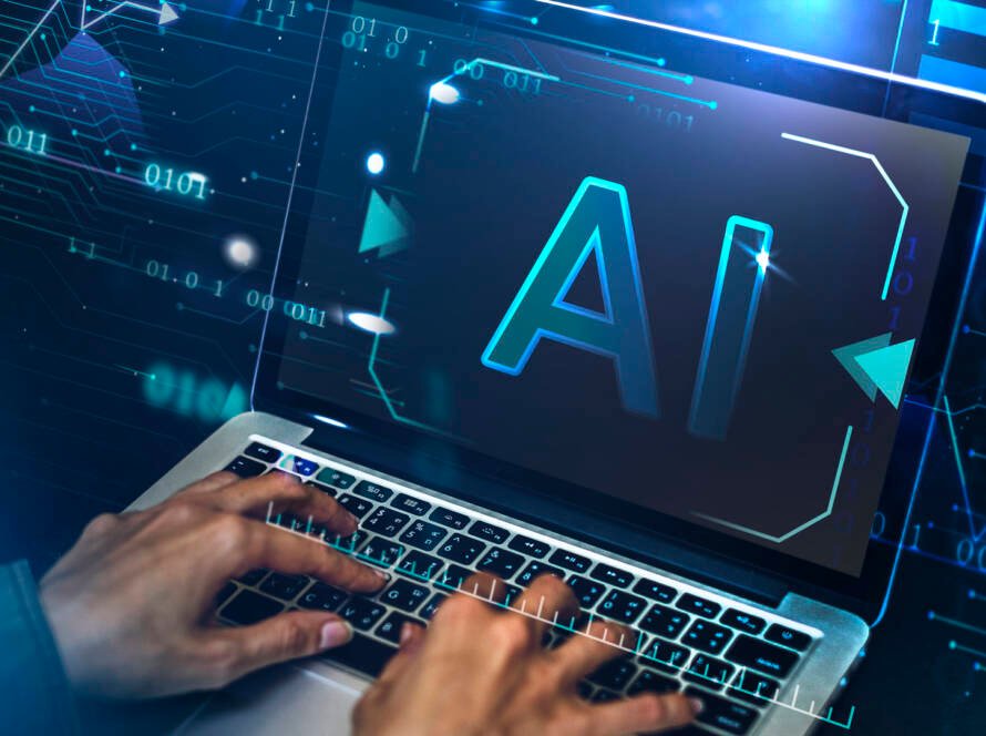 Pantalla de laptop con interfaz de inteligencia artificial utilizada para generar código mediante prompts